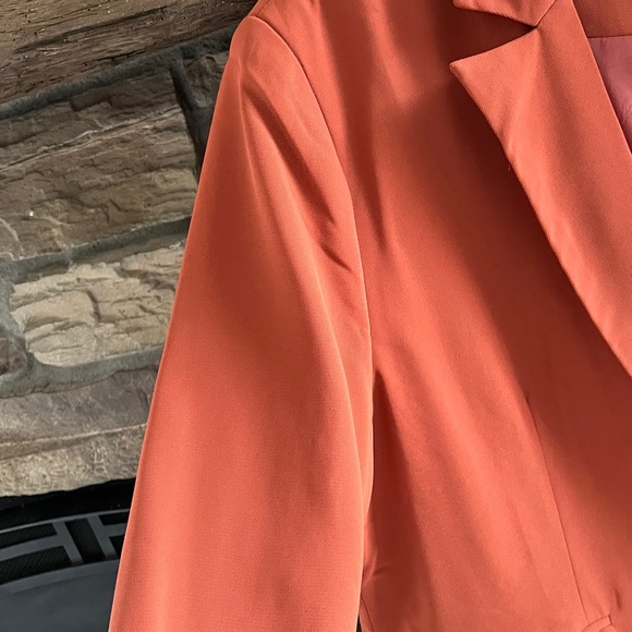 Amazon Women's Rust Single-Button Blazer - Picture 3 of 5